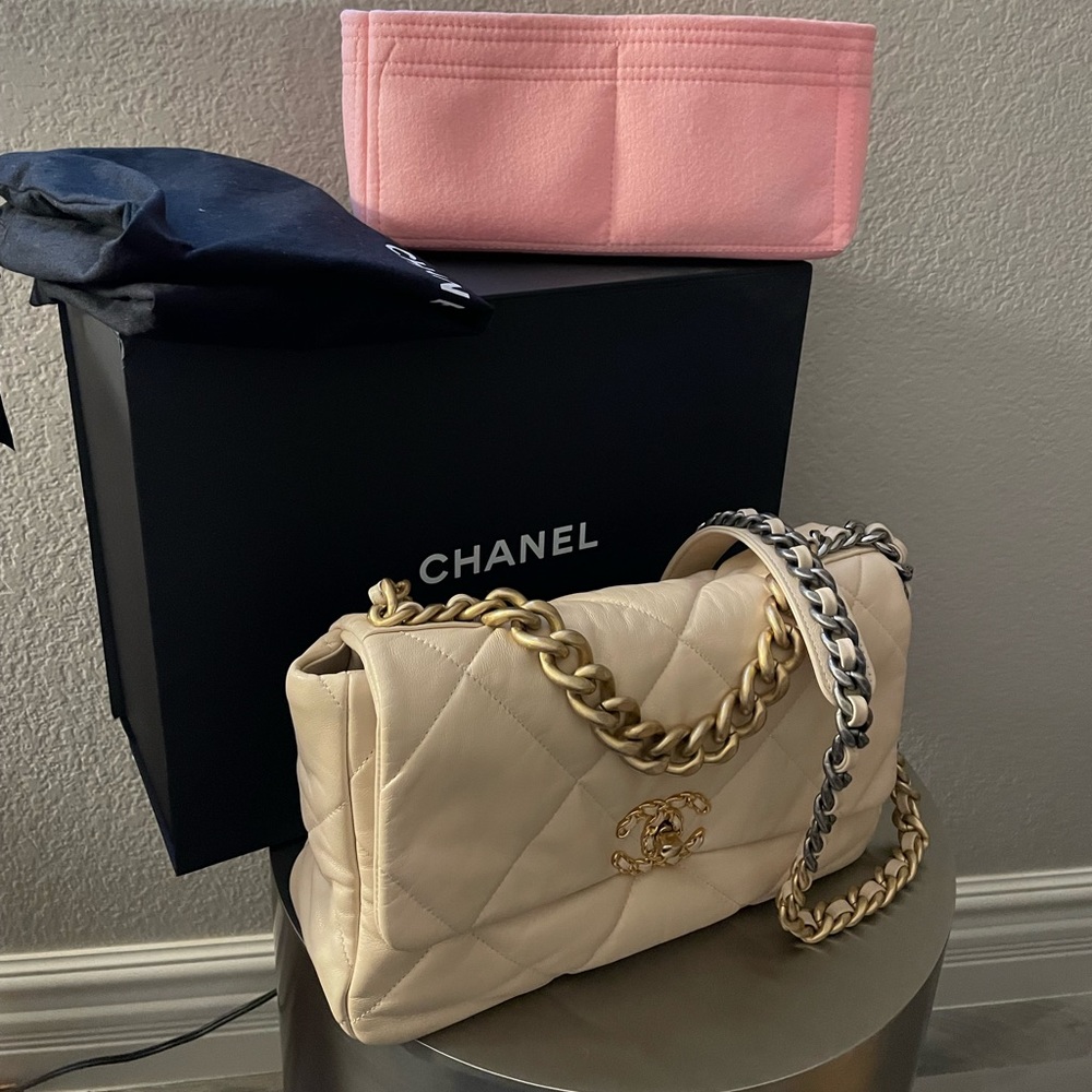 Chanel 19 flap bag light beige